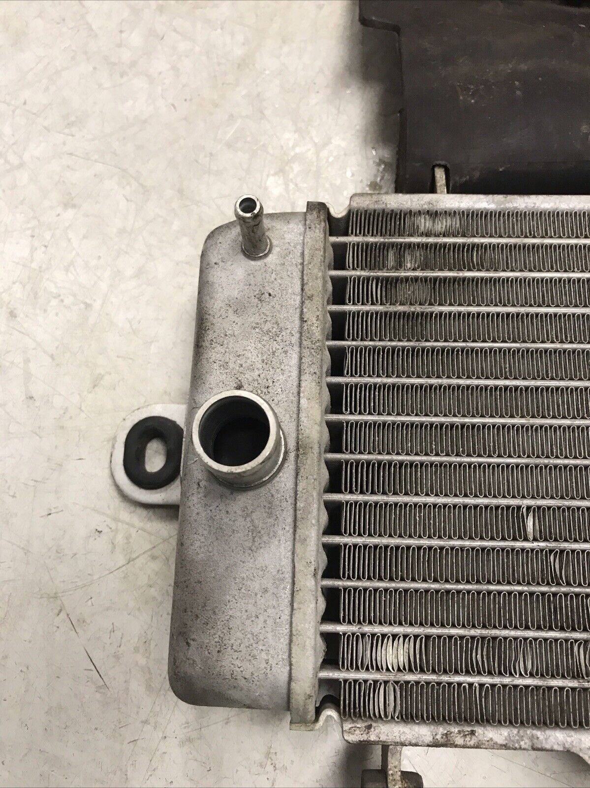 5674933