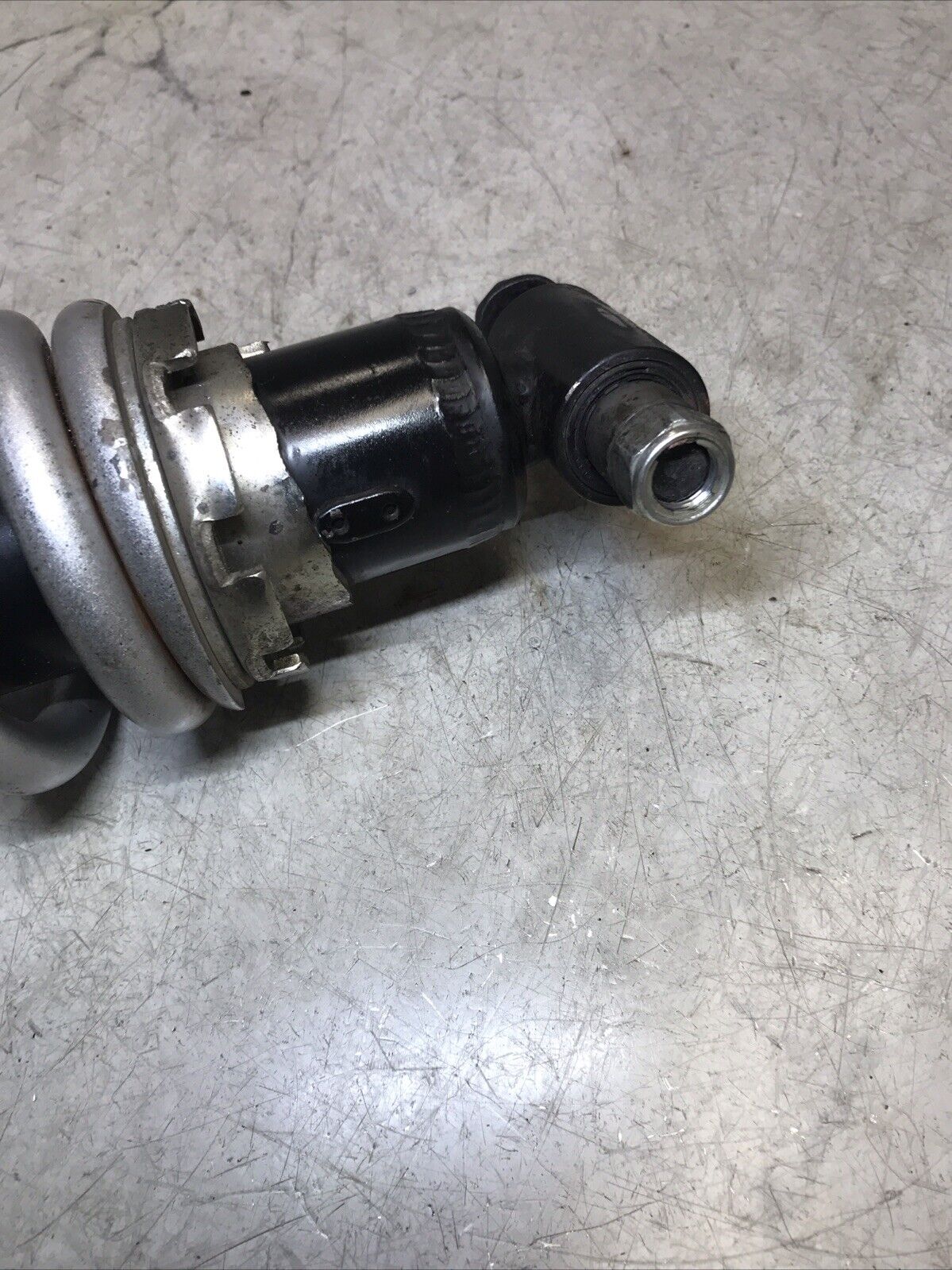 5674786