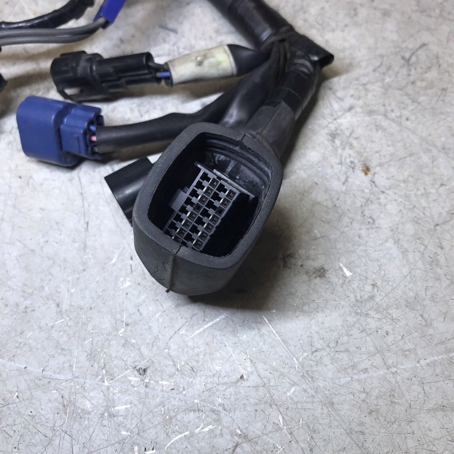 5674947