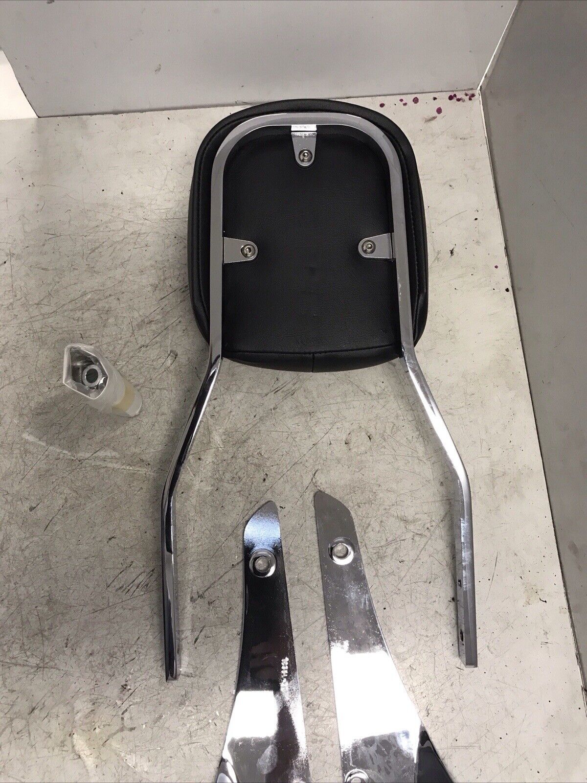 5674884