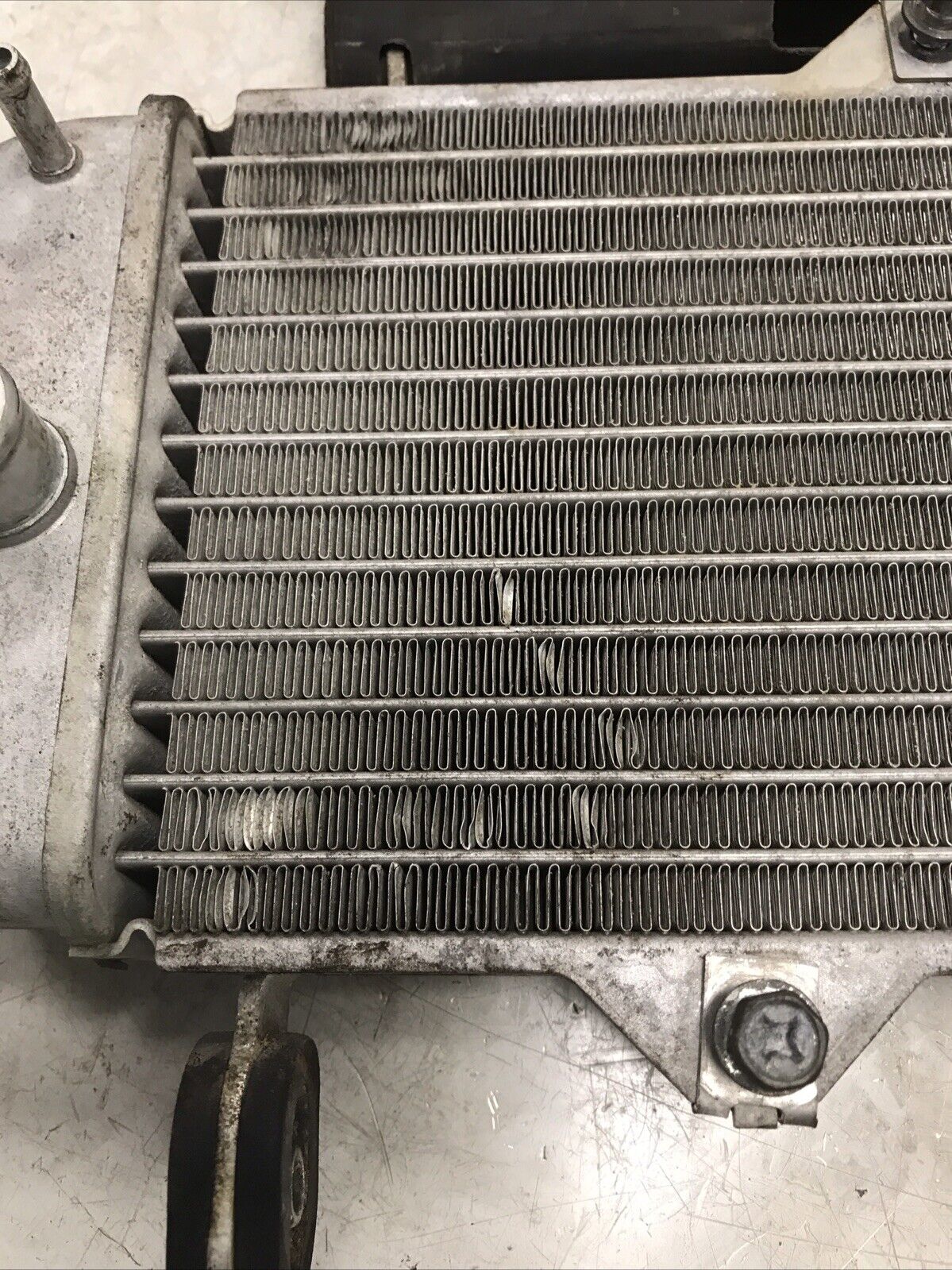 5674933