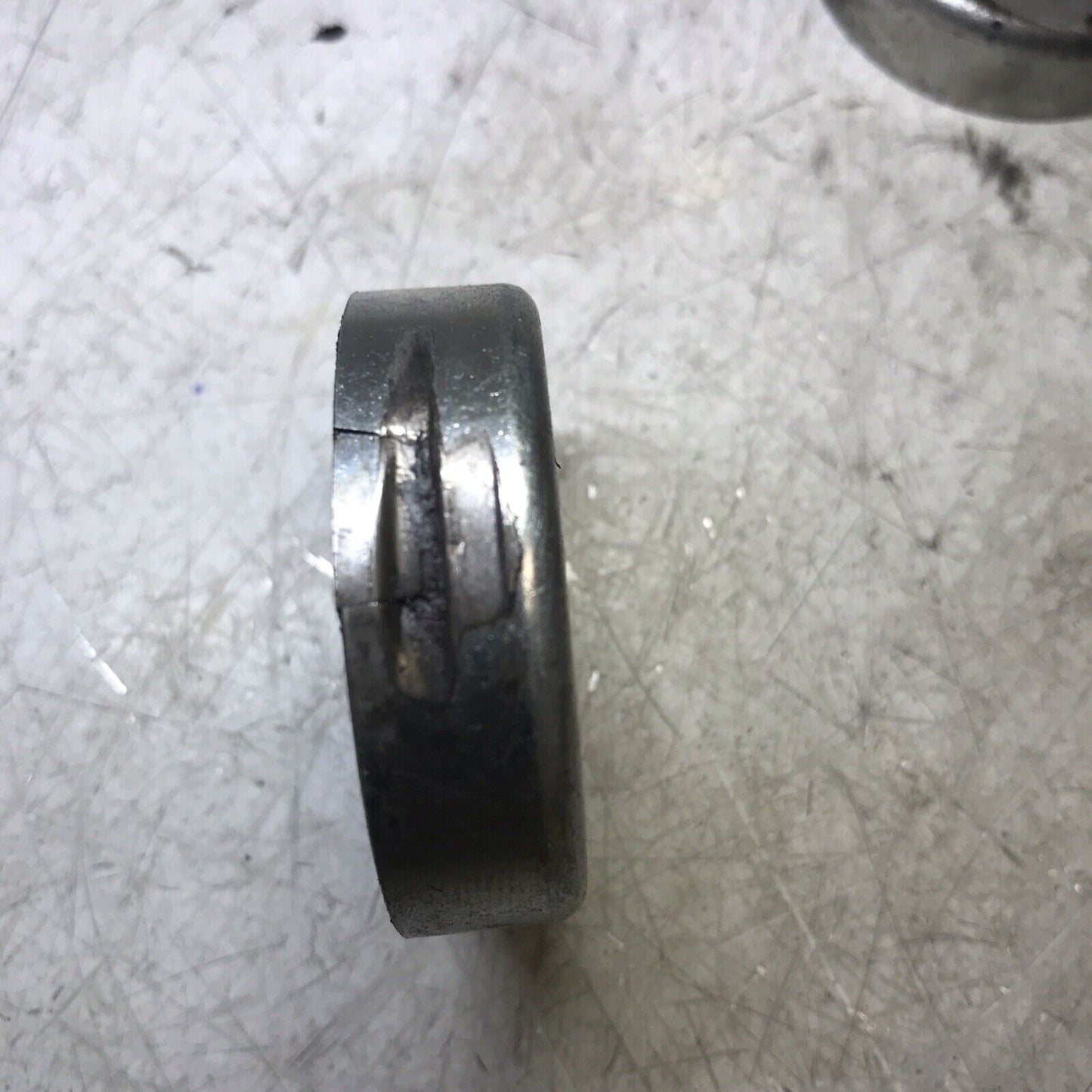 5674702