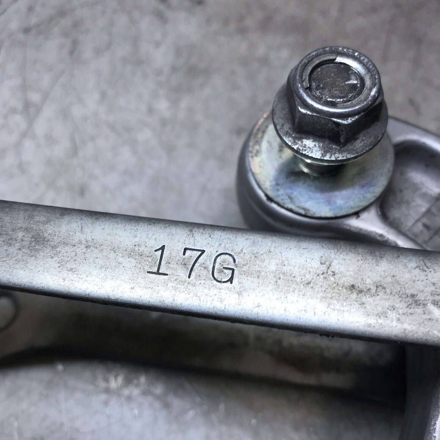 5674944