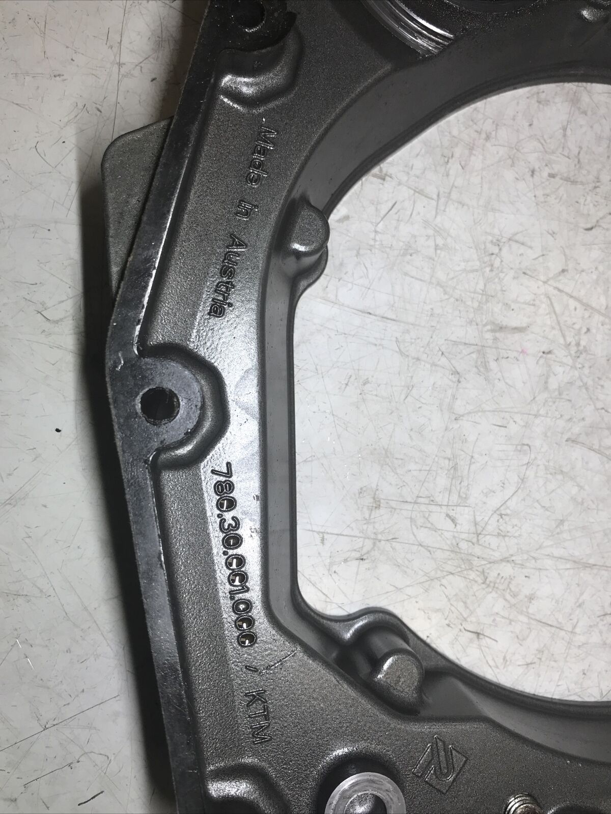5674828