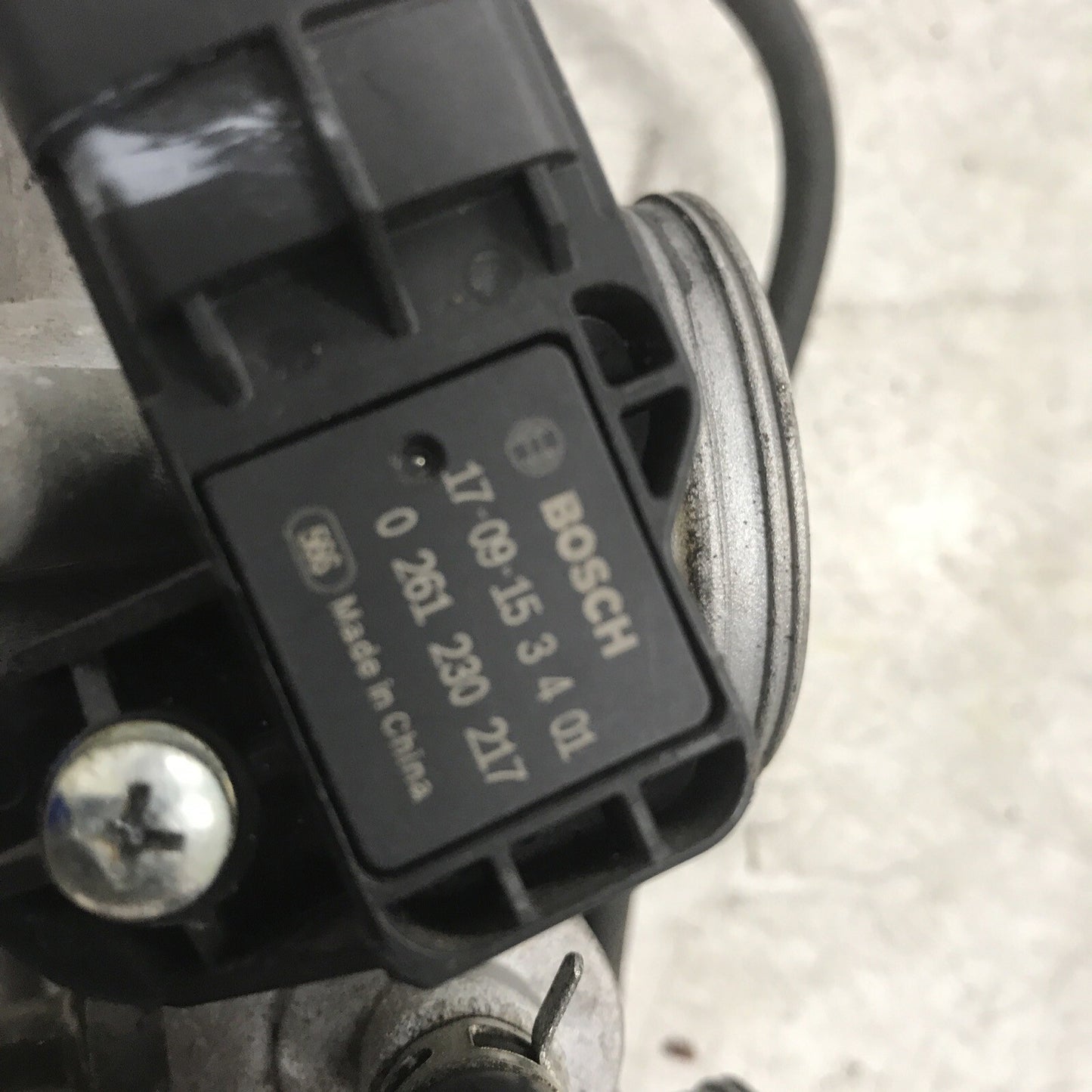 8896027