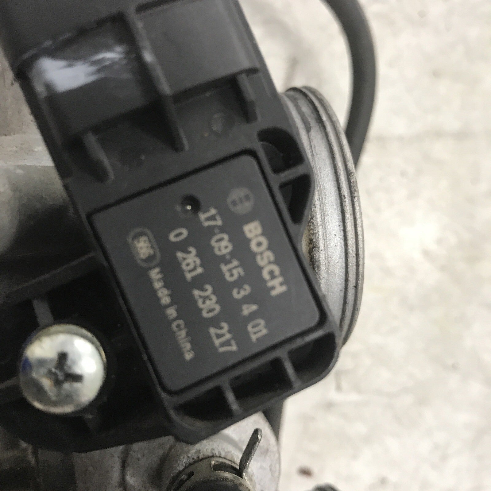 8896027