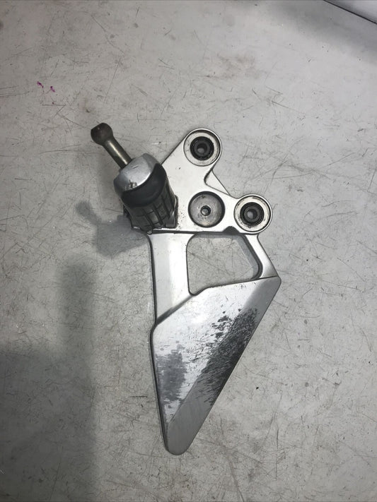 5674322