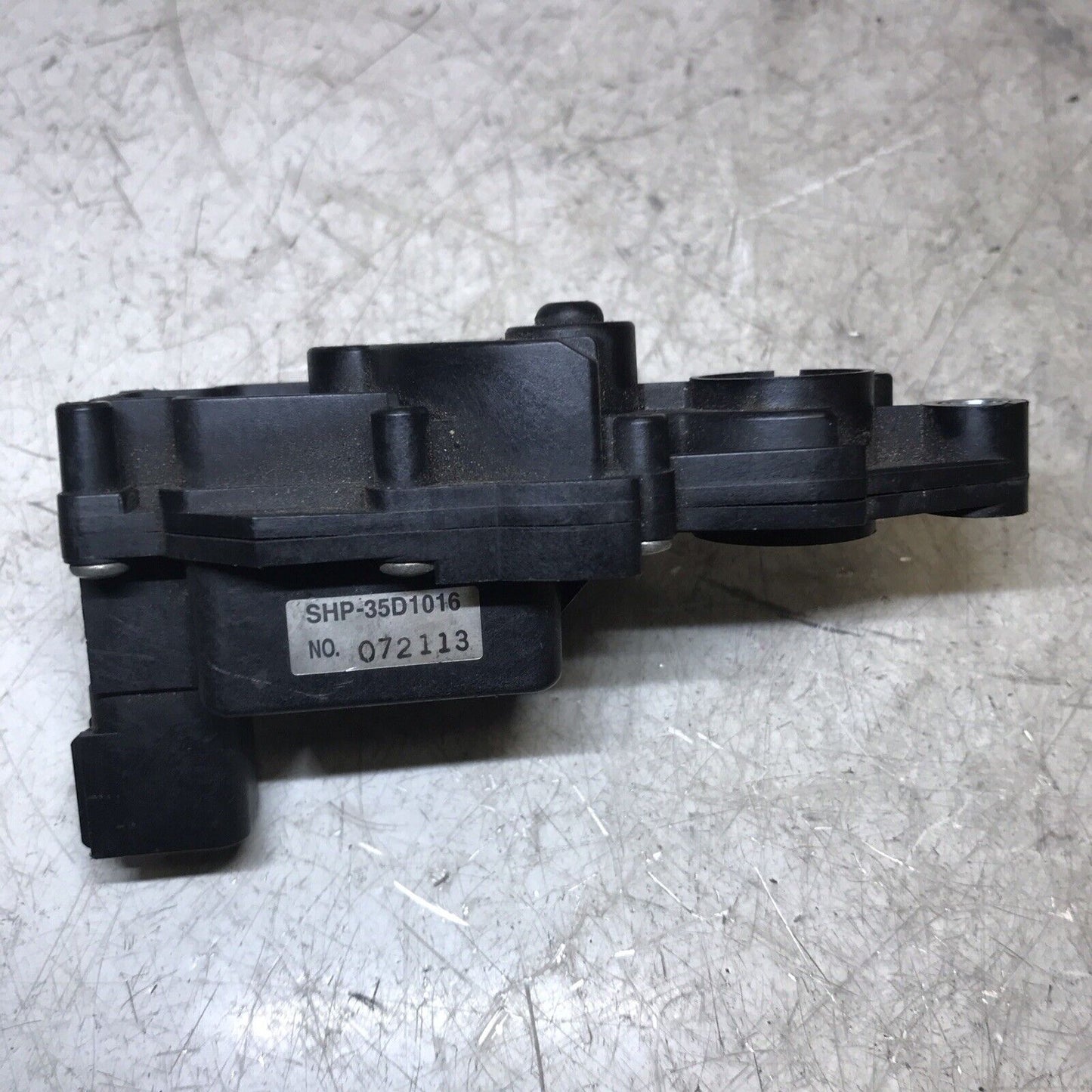 5674886