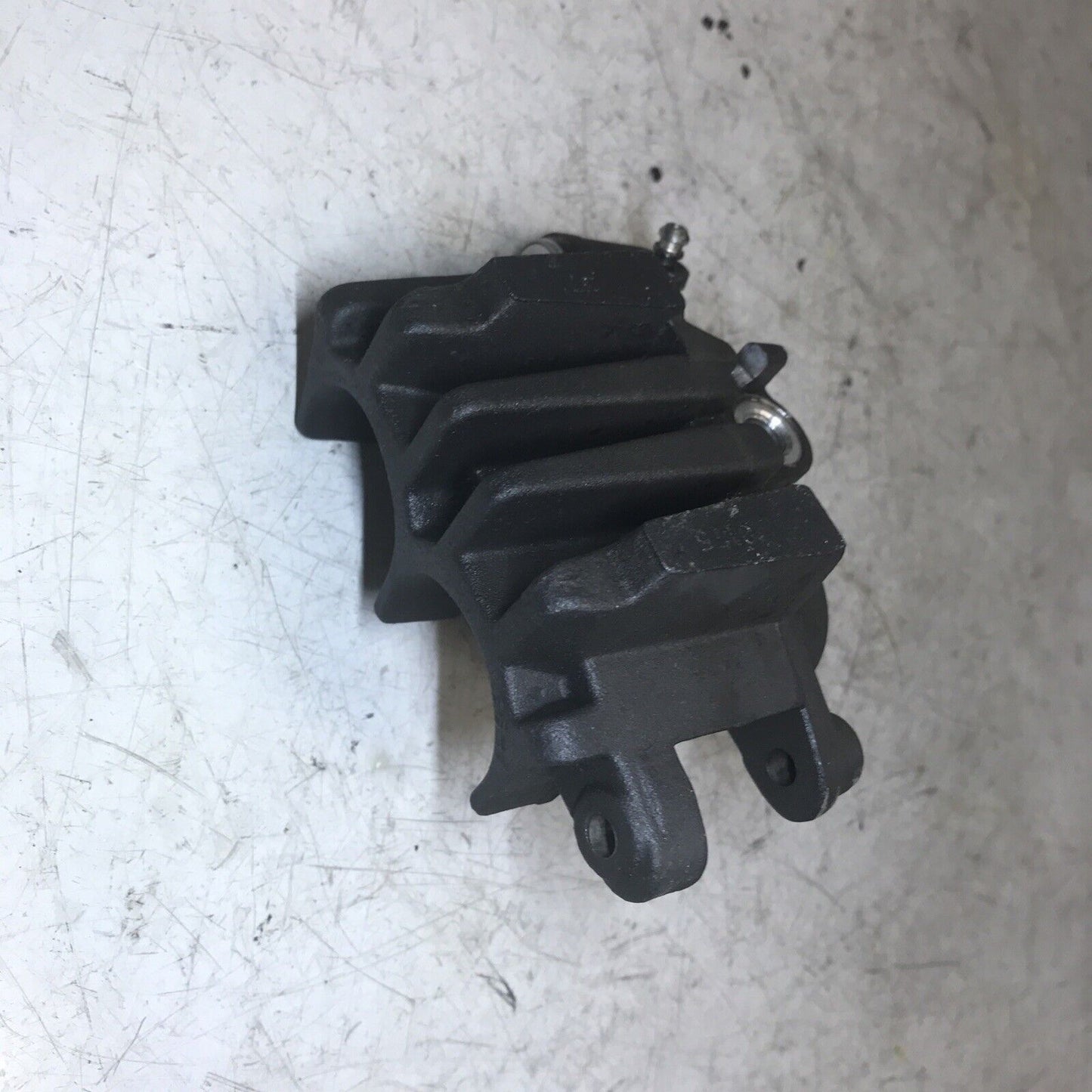 5674800