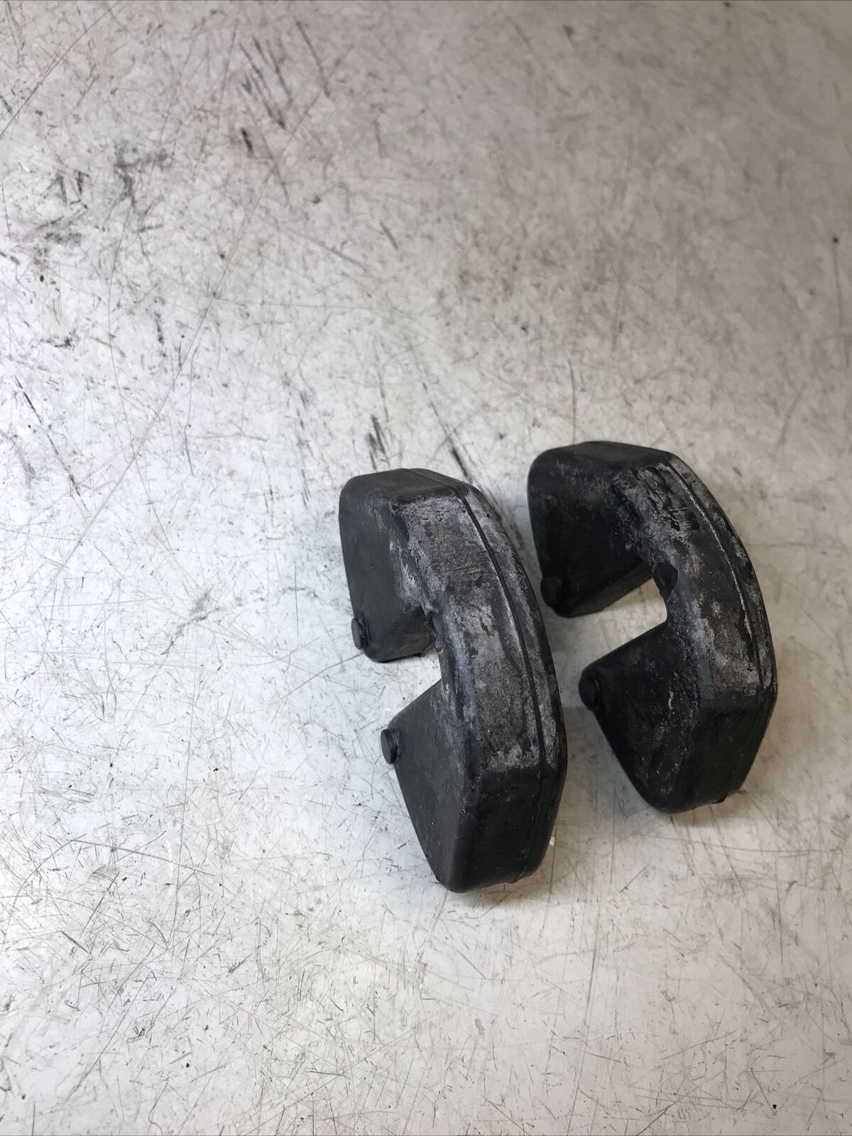 5674743