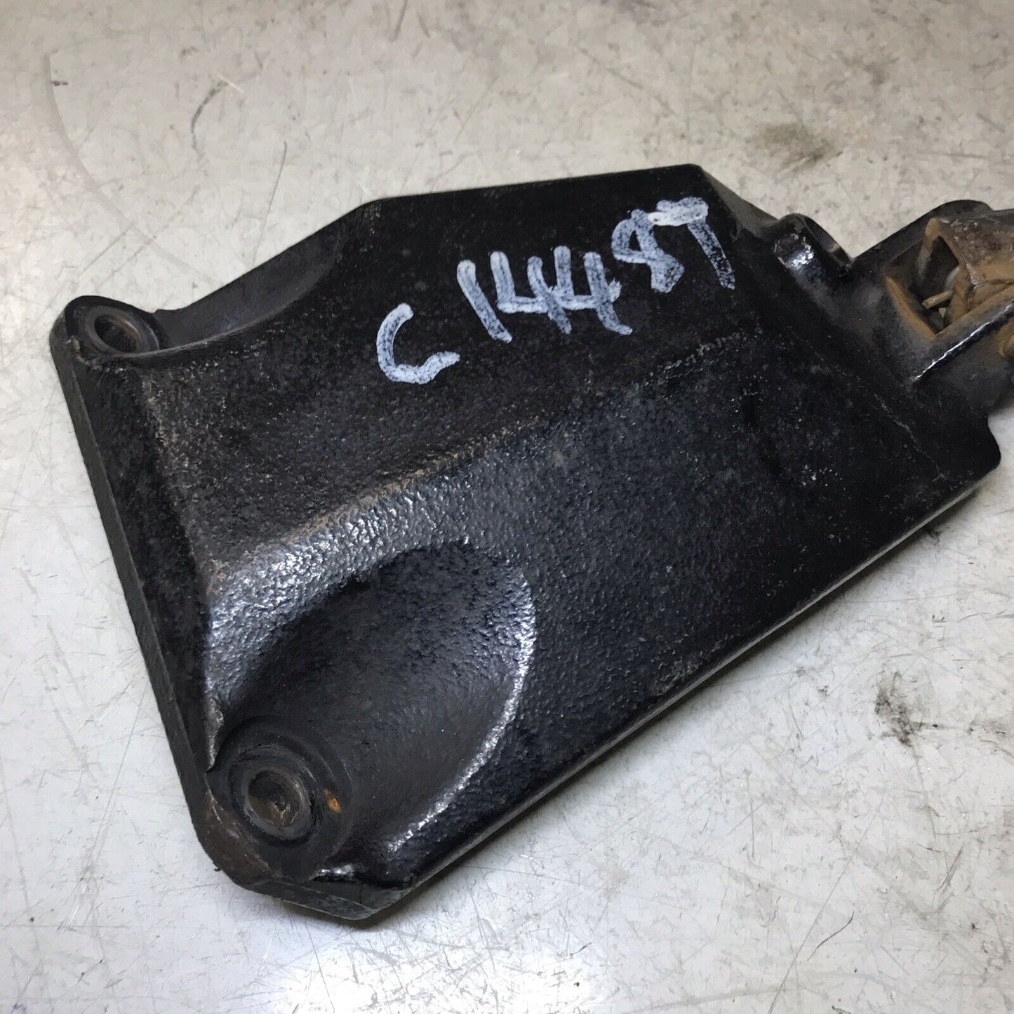 5674983