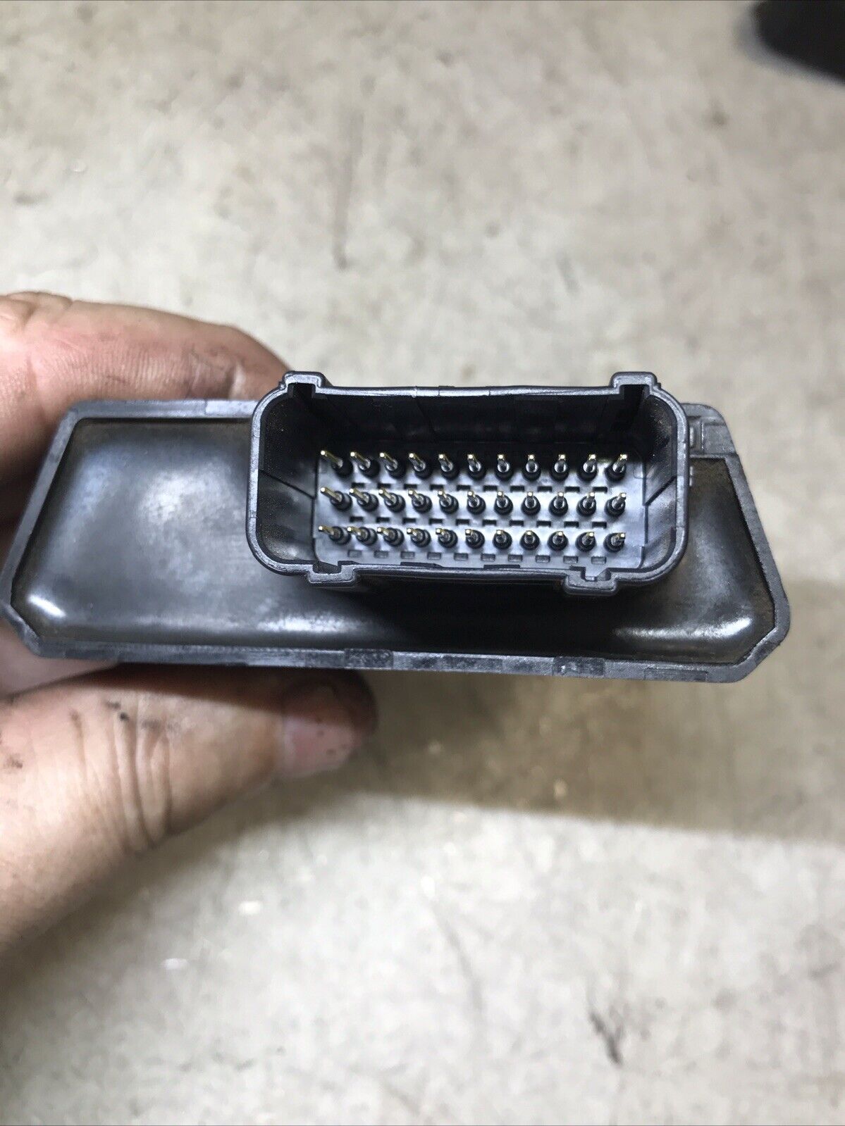 5674870
