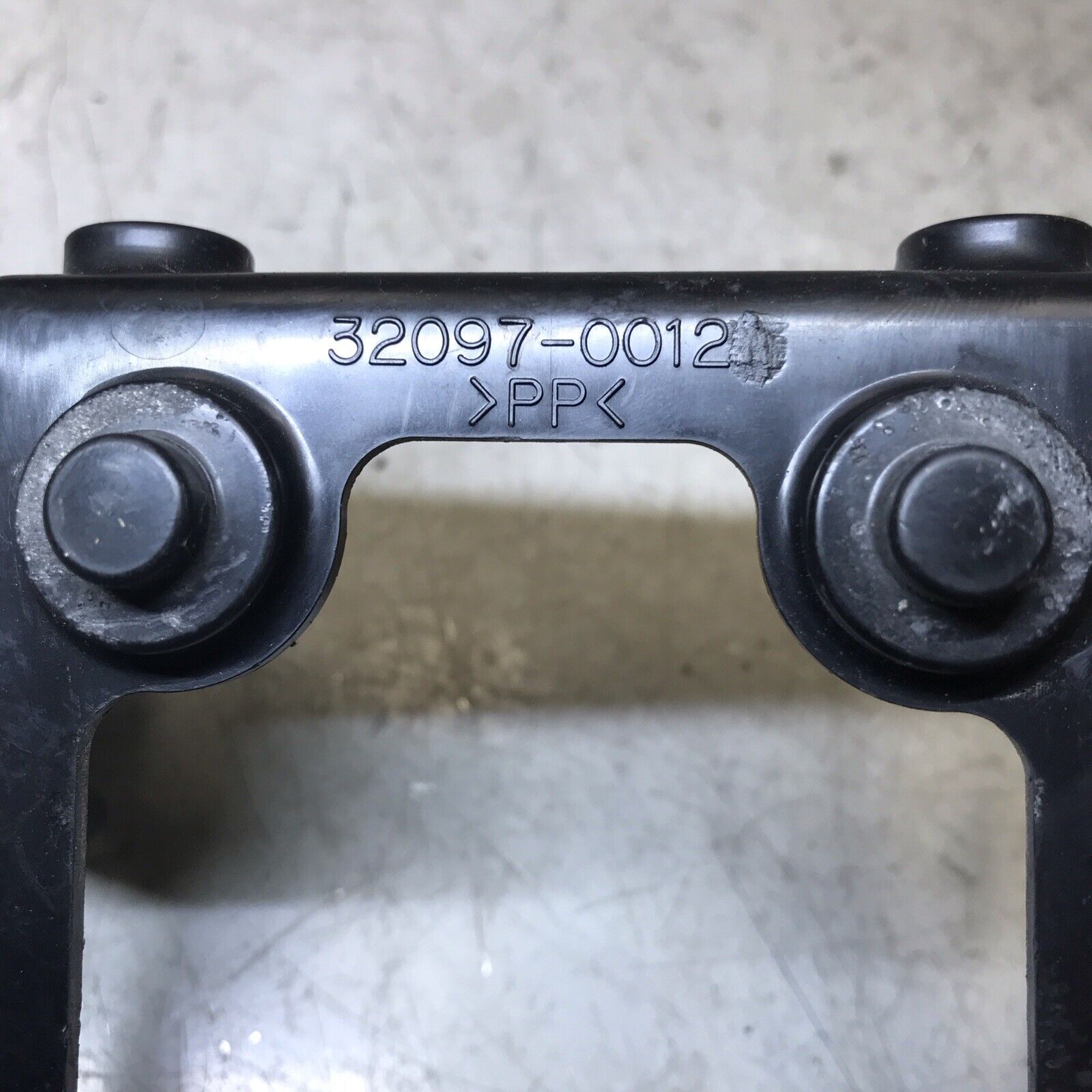 5674677