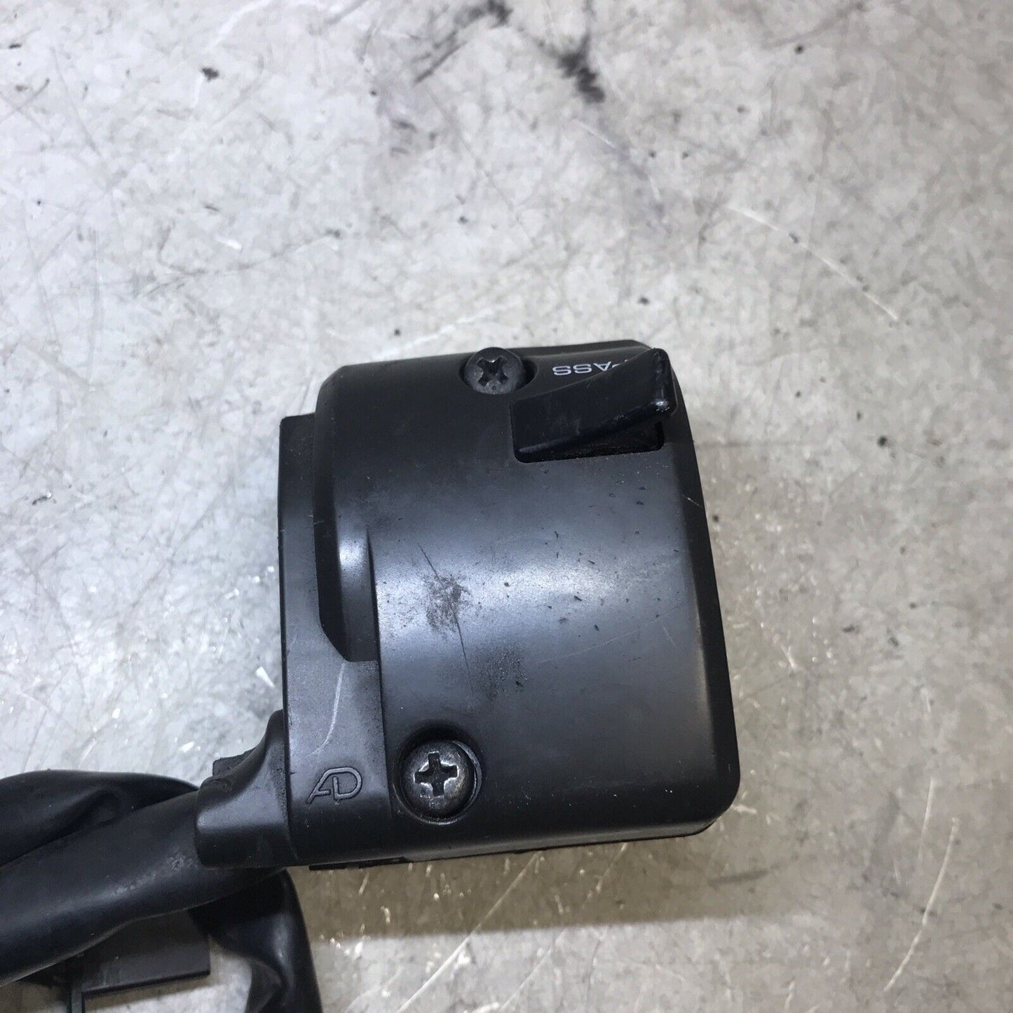 5674883