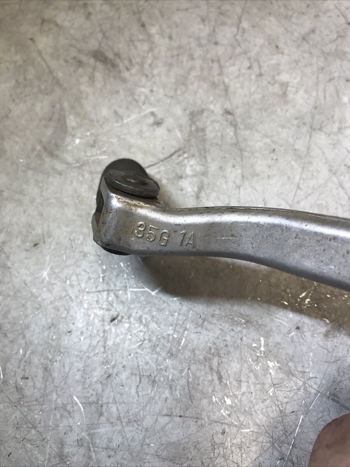 5674569