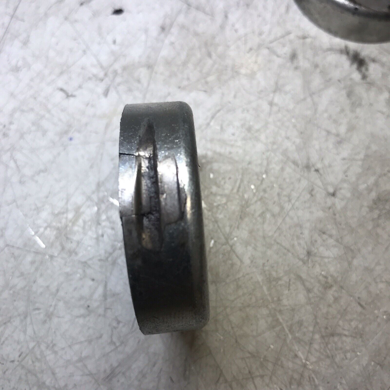 5674702