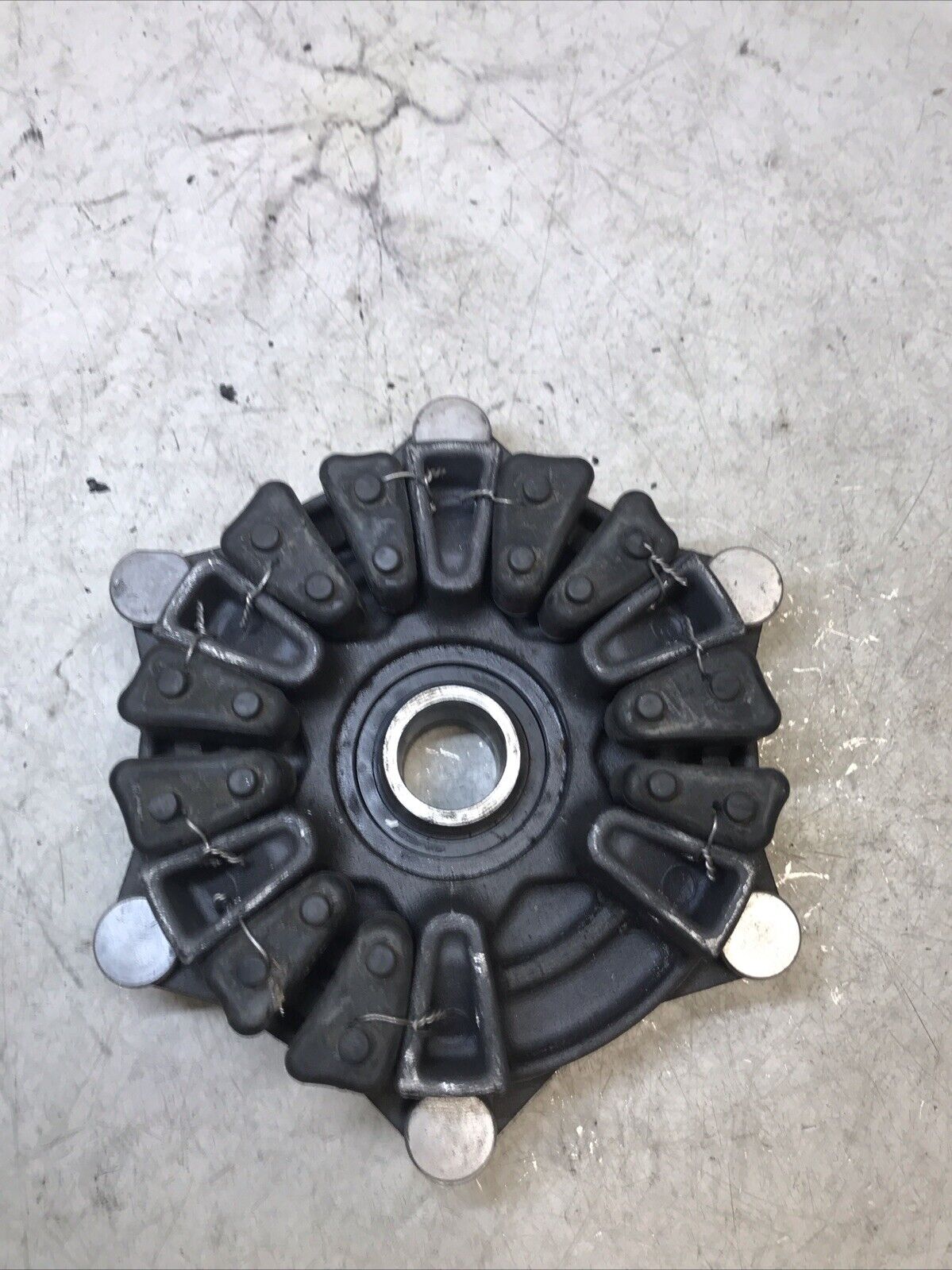 5674885