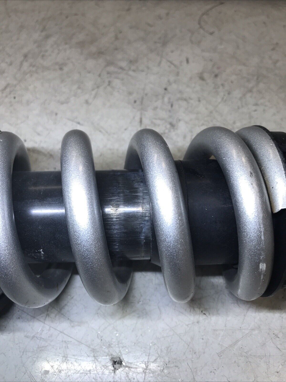 5675018