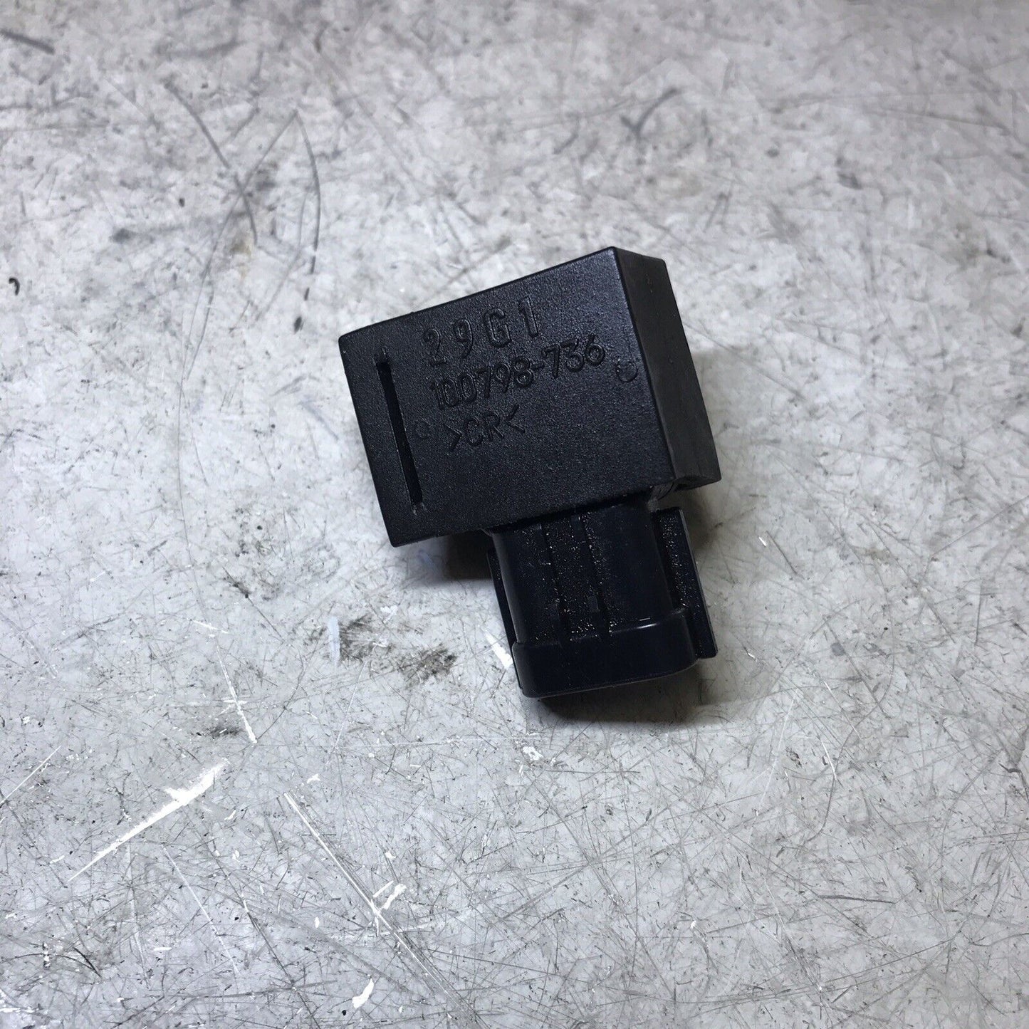 5674990