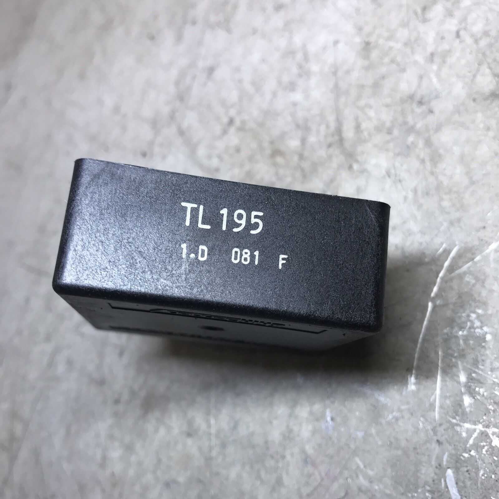 5674689