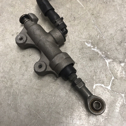 5674993