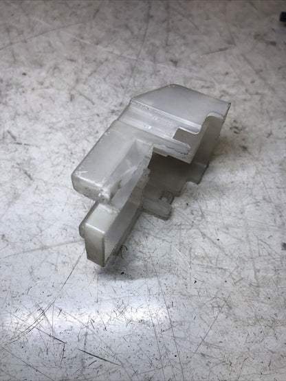 5675003