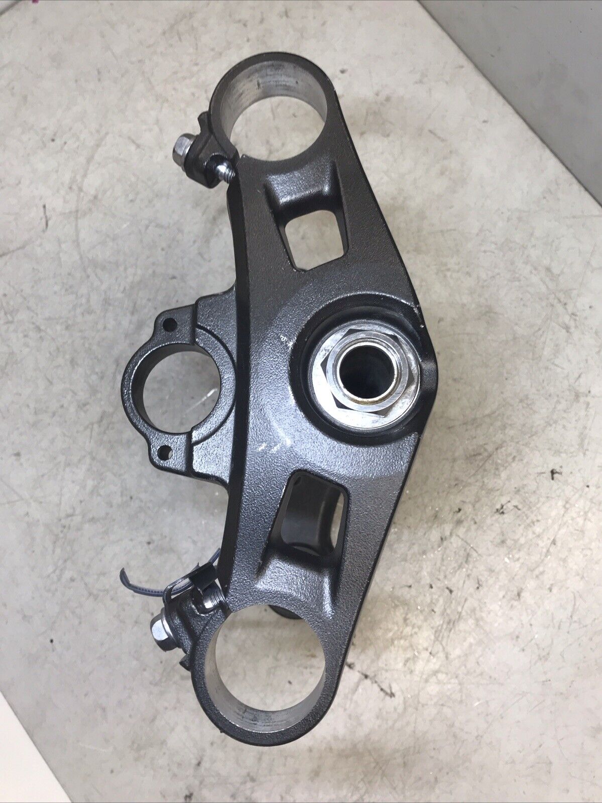 5675017