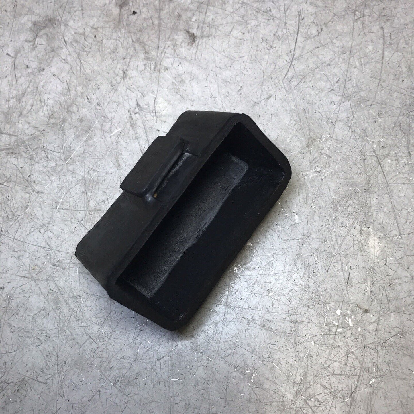 5675009