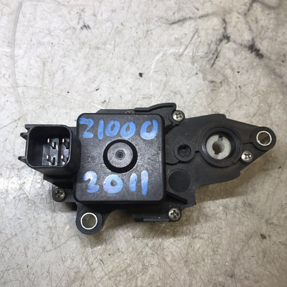 5674886