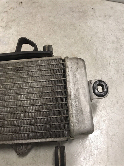 5674933