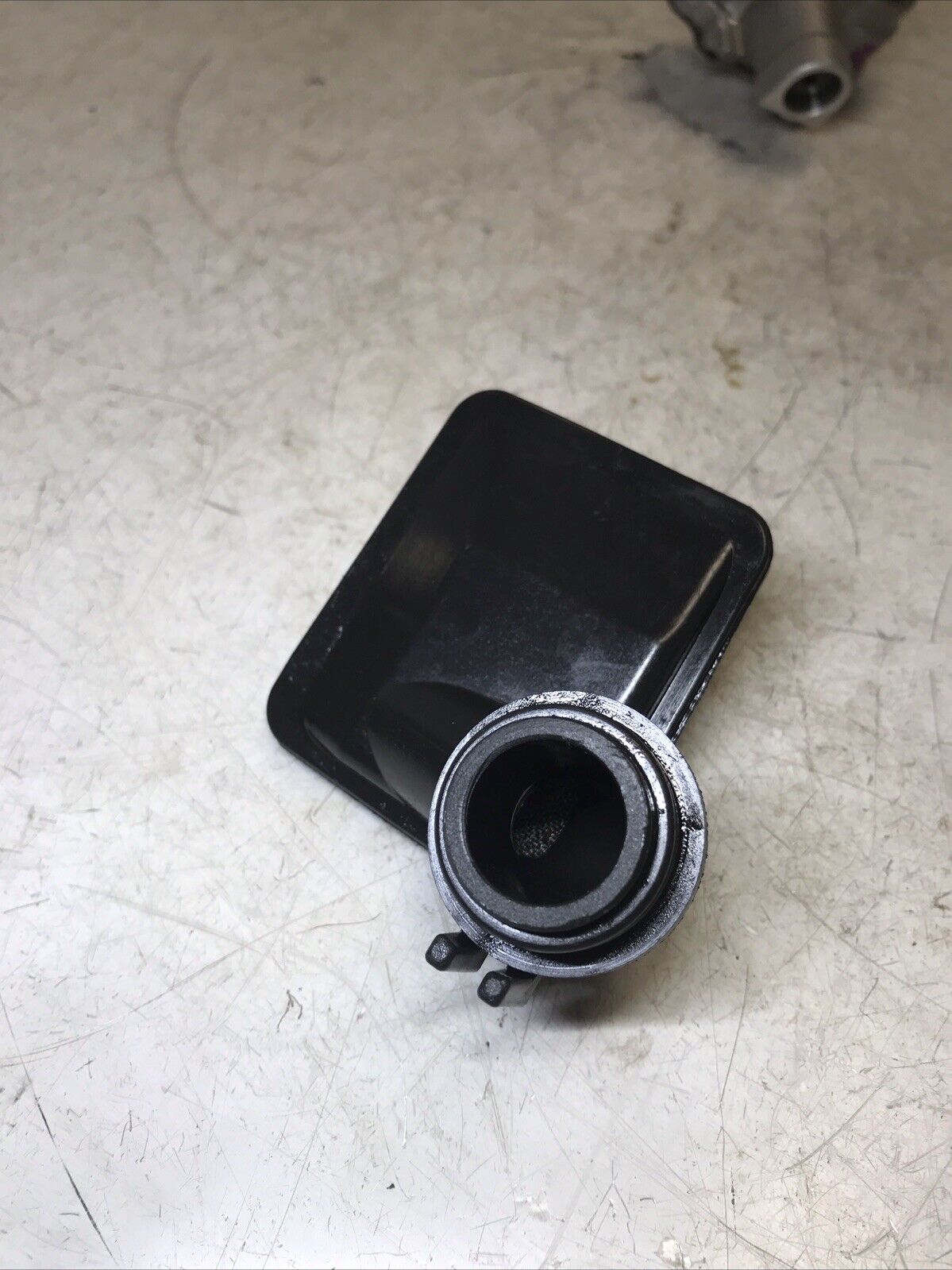5674710