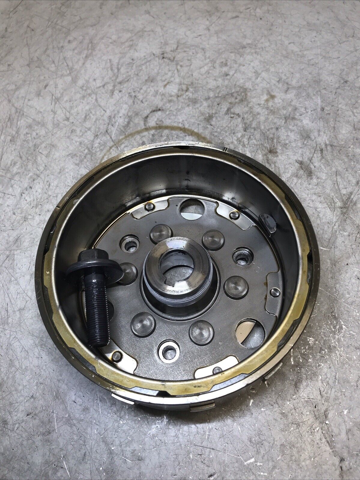 5674761