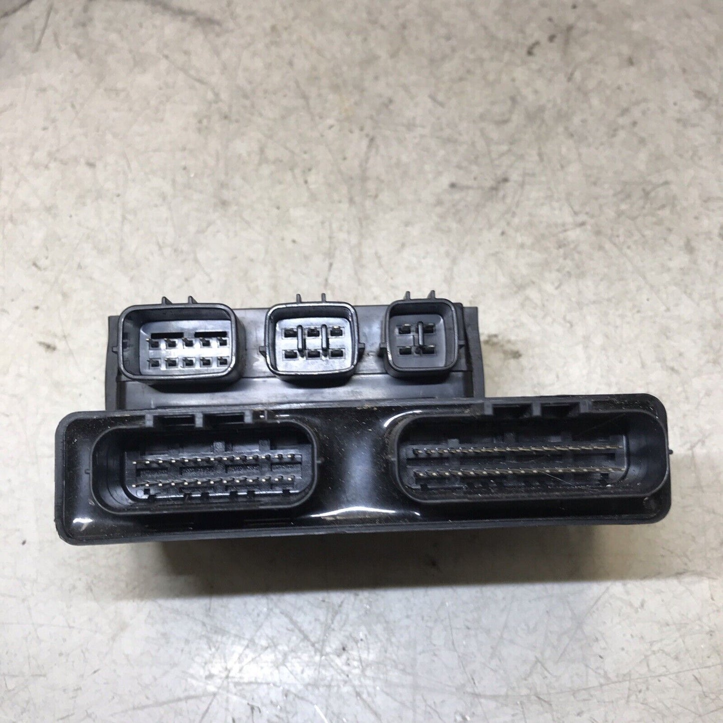5674722
