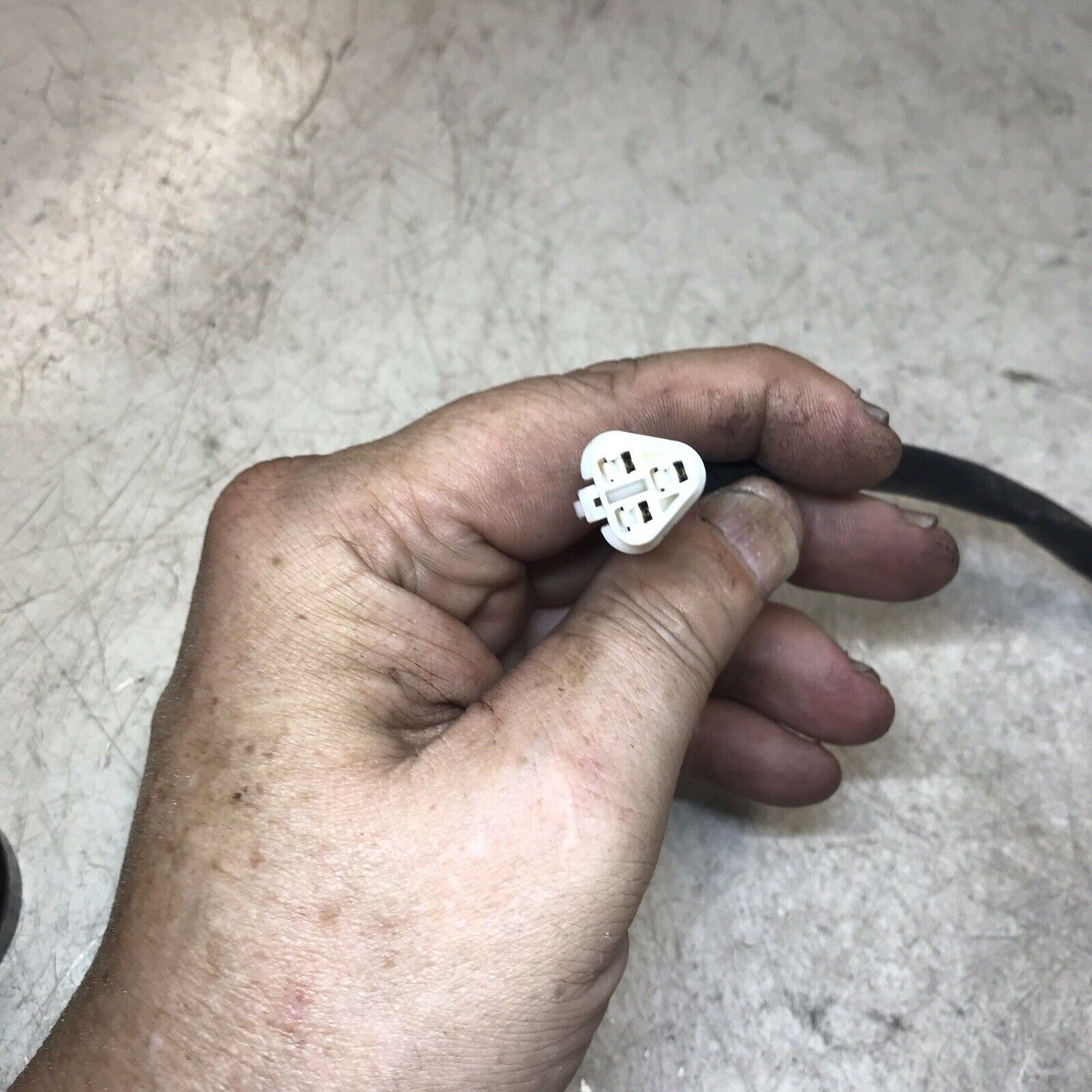 5674570